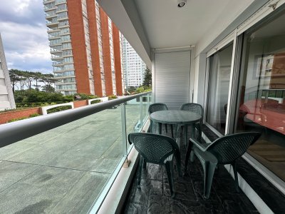Venta apartamento un dormitorio punta del este Mansa edificio Palm Beach