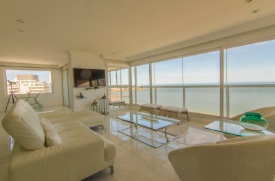 Apartamento en playa Mansa punta del este , 5 dormitorios