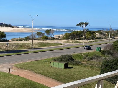 HERMOSO APARTAMENTO DOS DORMITORIOS EN BRAVA