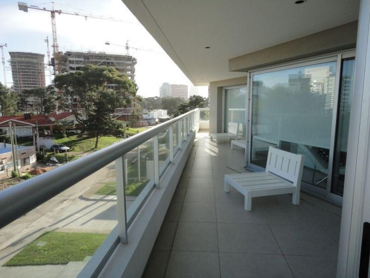 Apartamento en alquiler temporario Punta Del Este 3 dormitorios