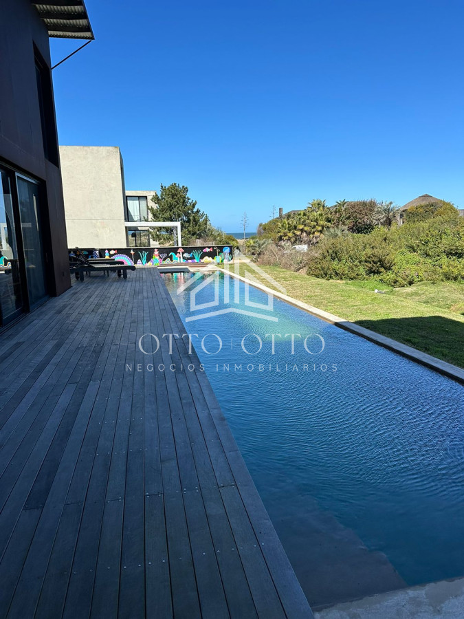 Increíble casa en Punta Piedras a metros del mar con 5 dormitorios imagen 5