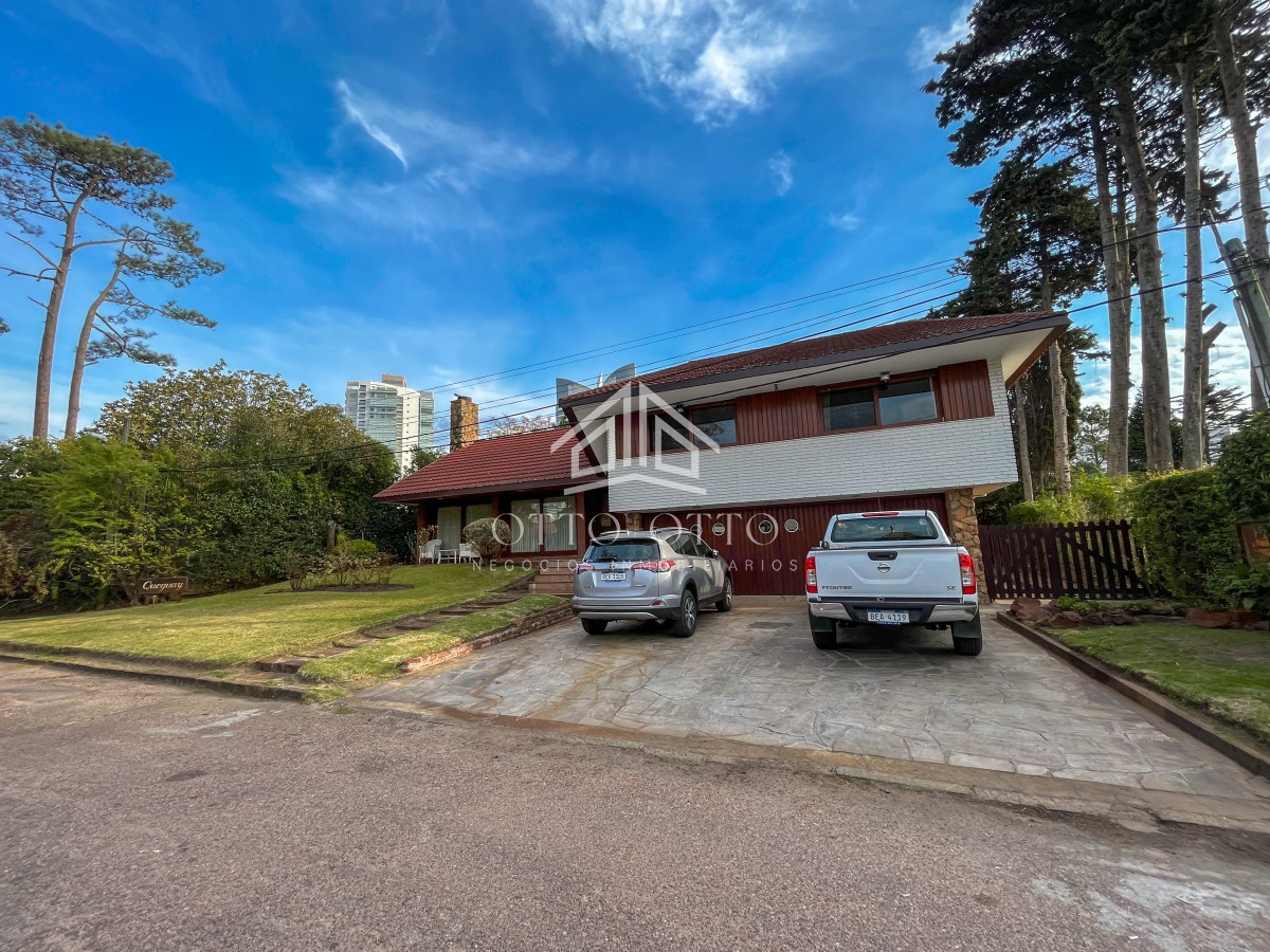 Casa en venta en Playa Mansa Punta del Este