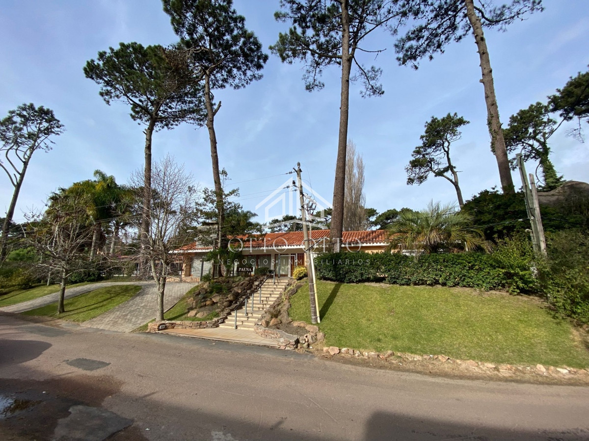 Casa en venta Lugano 5 dormitorios imagen 3