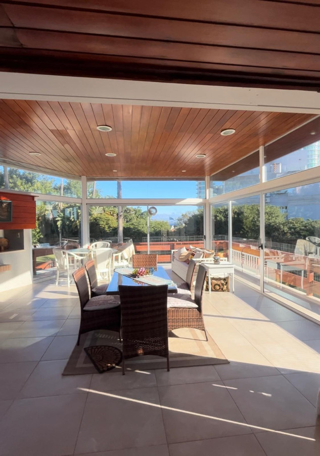 Hermosa casa en venta en Punta del Este, a 50mts del Mar, Mansa 