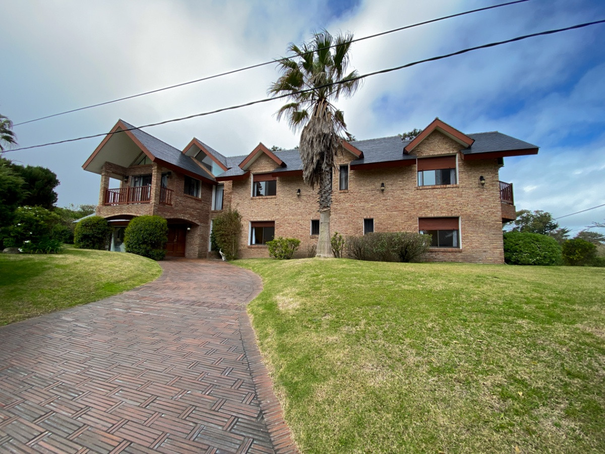 Mansion en venta INCREIBLE PRECIO, Punta del Este