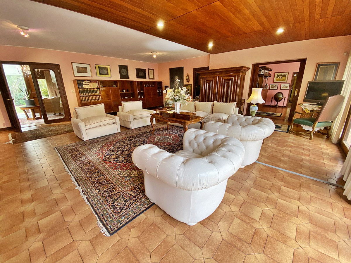 Magnifica residencia en Club del Lago