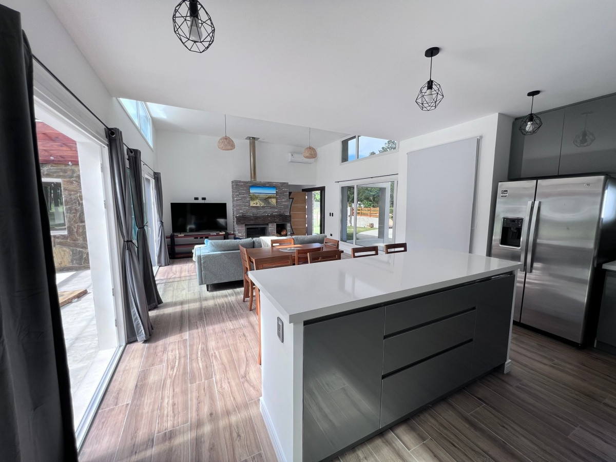 Casa en venta de 3 dormitorios y 3 baños, Chacras del Pinar
