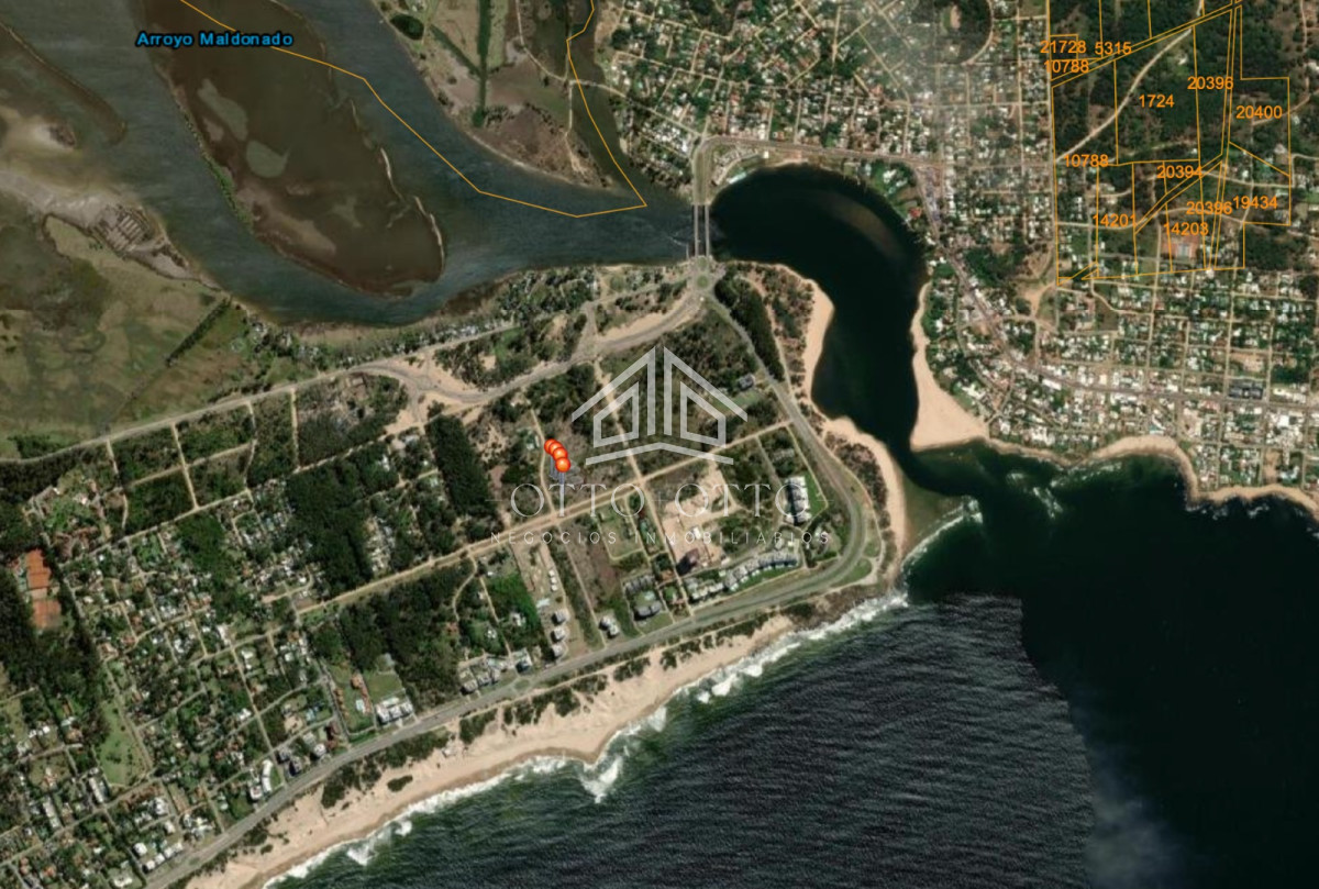 Lotes Rincón del Indio, Playa Brava