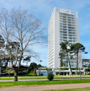 Apartamento en Roosvelt, Punta del Este, 2 dormitorios.