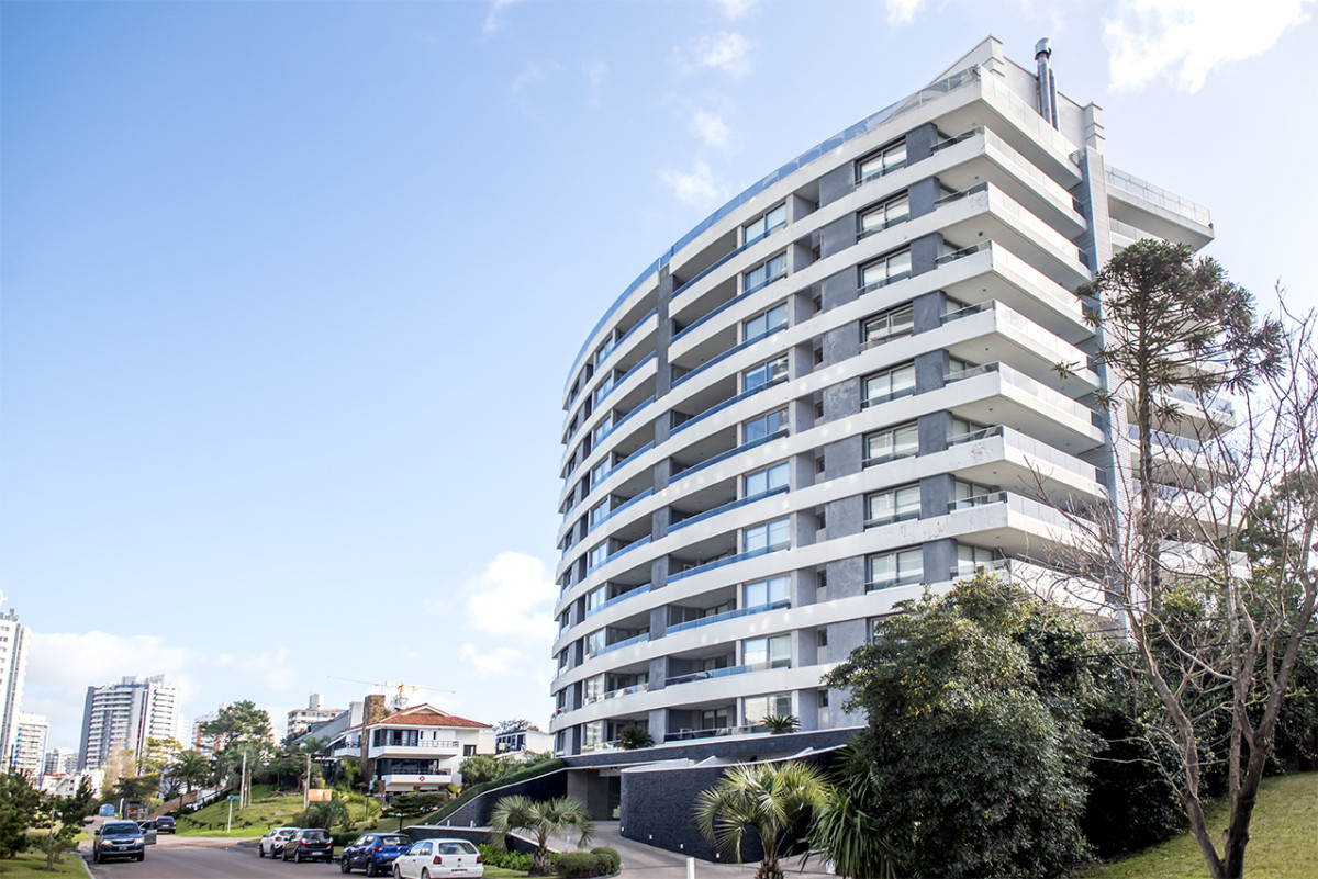 Venta apartamento de tres dormitorios 