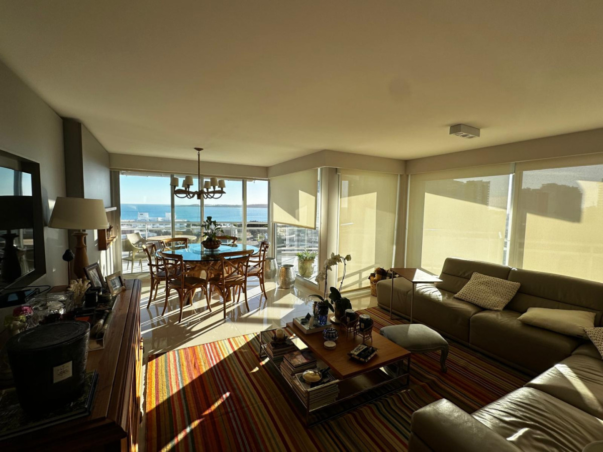 Departamento en venta de tres dormitorios en mansa 