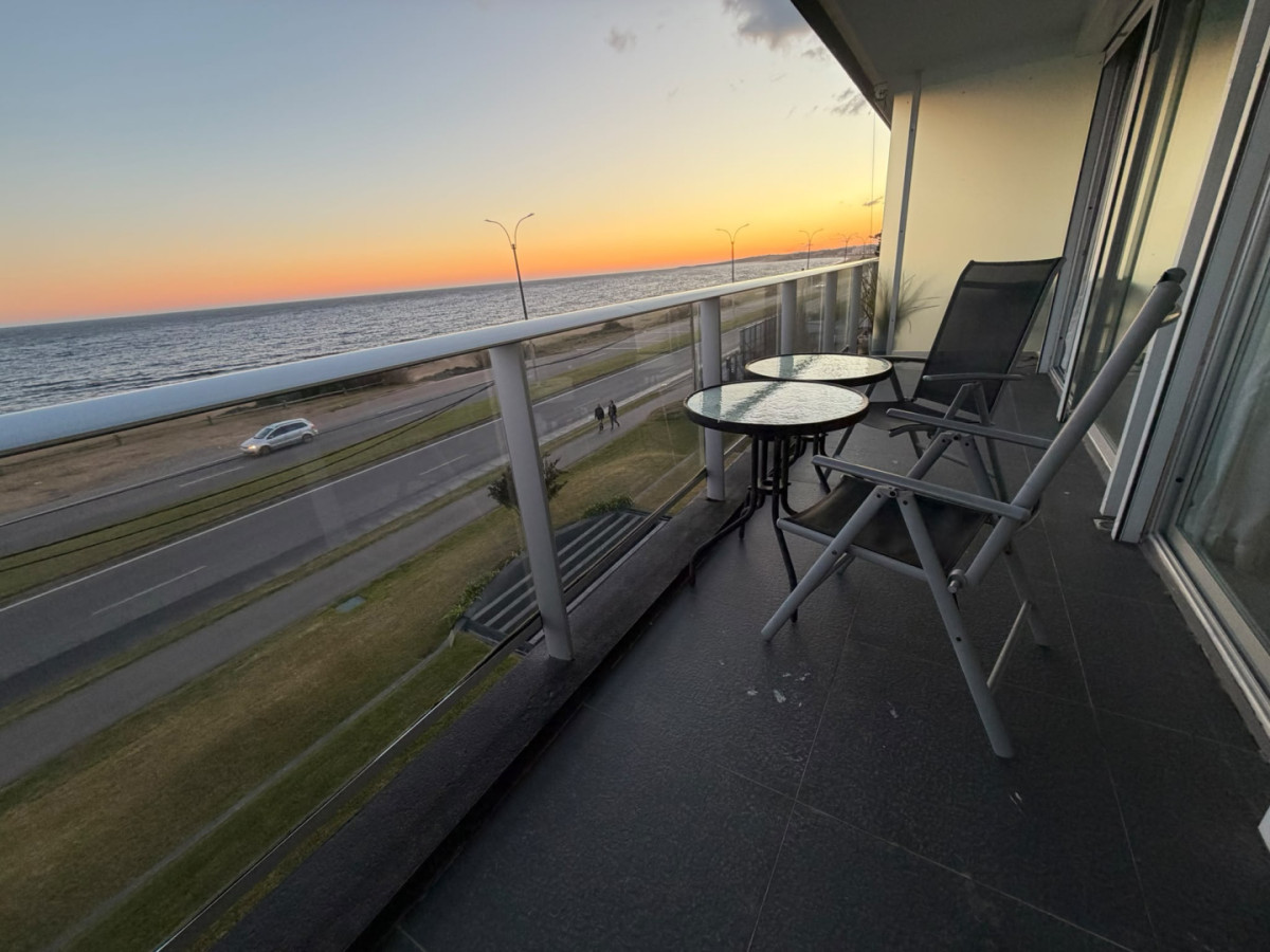 Apartamento de 2 dormitorios frente al mar 