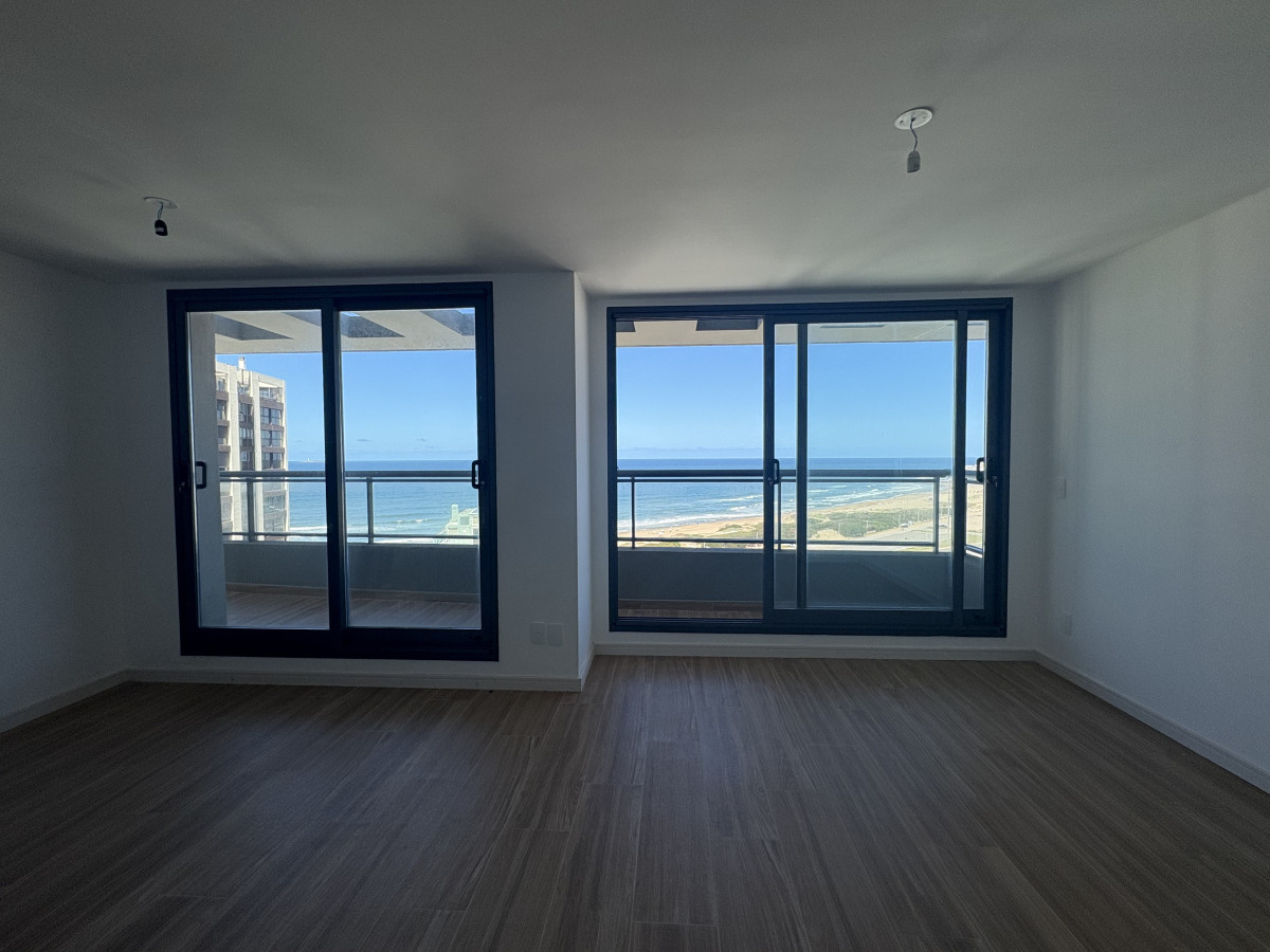 Apartamento en venta 2 dormitorios con vista parcial al mar!