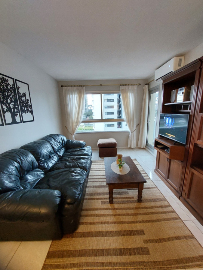 Departamento en venta de dos dormitorios en Roosevelt con balcón y garage