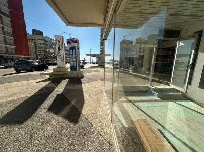 Local comerial a la venta en Península