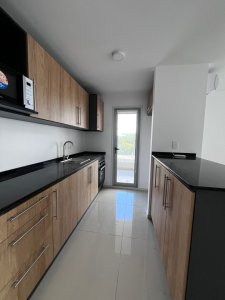 Alquiler anual 2 dormitorios y 2 baños parrillero propio 