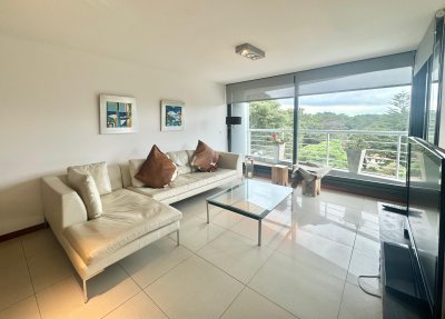 Apartamento en Venta de tres Dormitorios Playa Brava