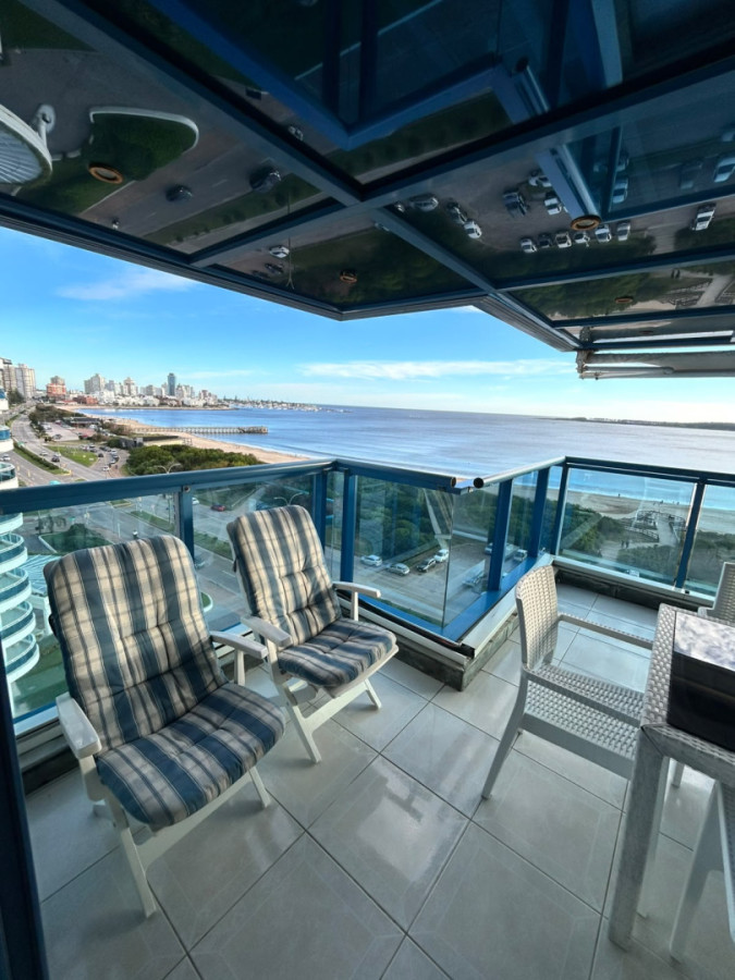 Apartamento frente al mar en Beverly Tower