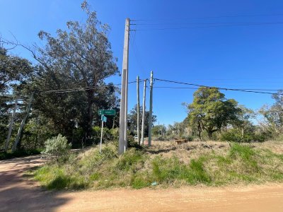 Excelente terreno esquinero en Venta