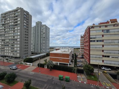 VENTA Y ALQUILER TEMPORAL DE APARTAMENTO DOS DORMITORIOS Y DOS BAÑOS