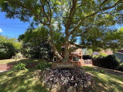 Venta casa 3 dormitorios Jardines de Cordoba