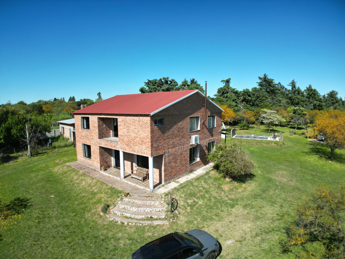 Casa quinta con 8014m2 en venta con piscina, barbacoa y mas 