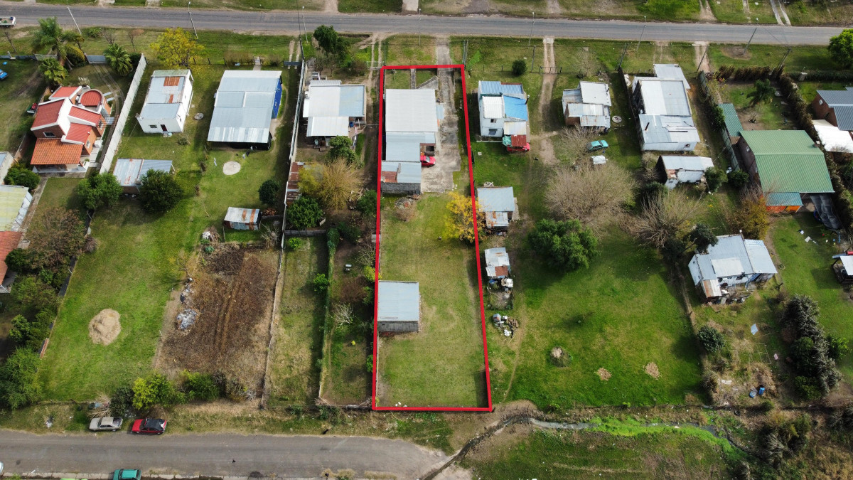 Casa de dos dormitorios con 1000 m2 de terreno 