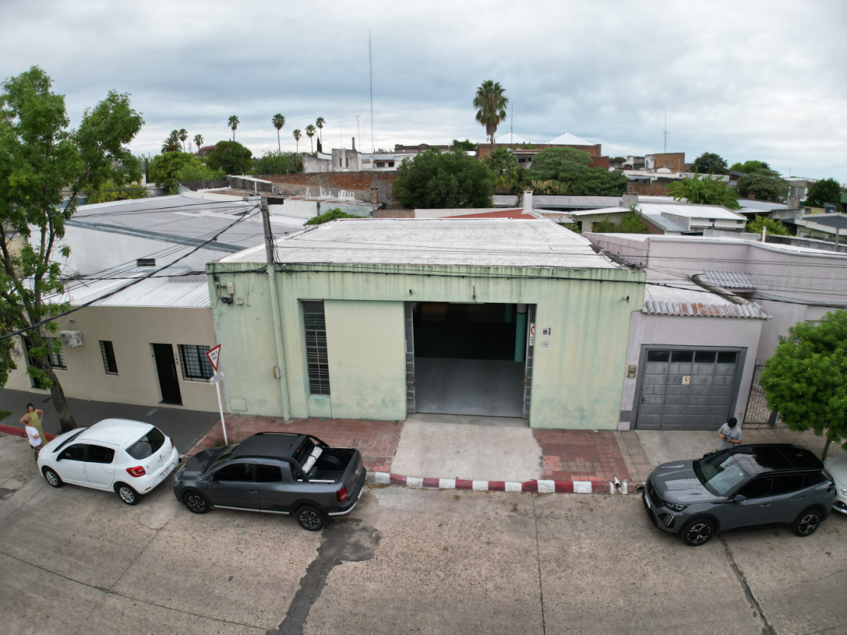 Alquiler Amplio Galpon de 163 m2 en Zona COMEPA