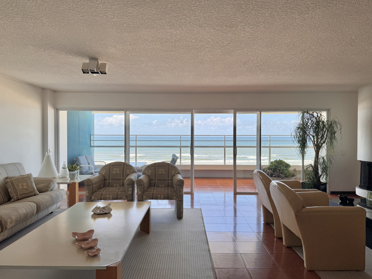 Apartamento venta Estrella de Mar primera linea Playa Brava