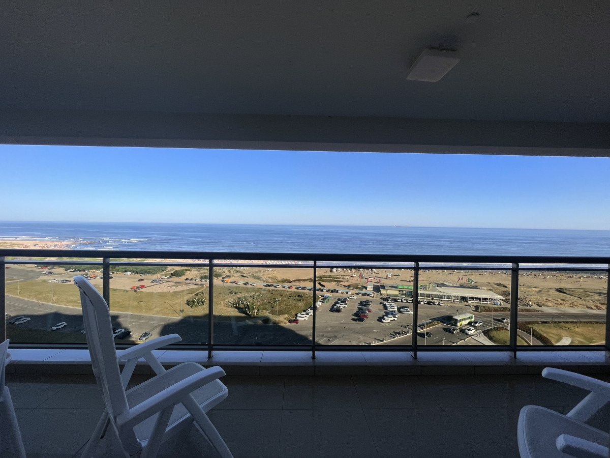 Apartamento en venta en Torre Imperiale 1, primera linea Punta del Este