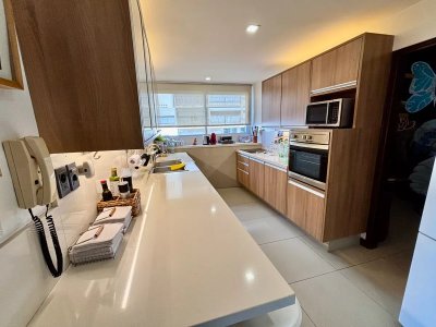 Vendo Apartamento, 3 Dormitorios, 3 Baños, Garage, Barrio Pocitos