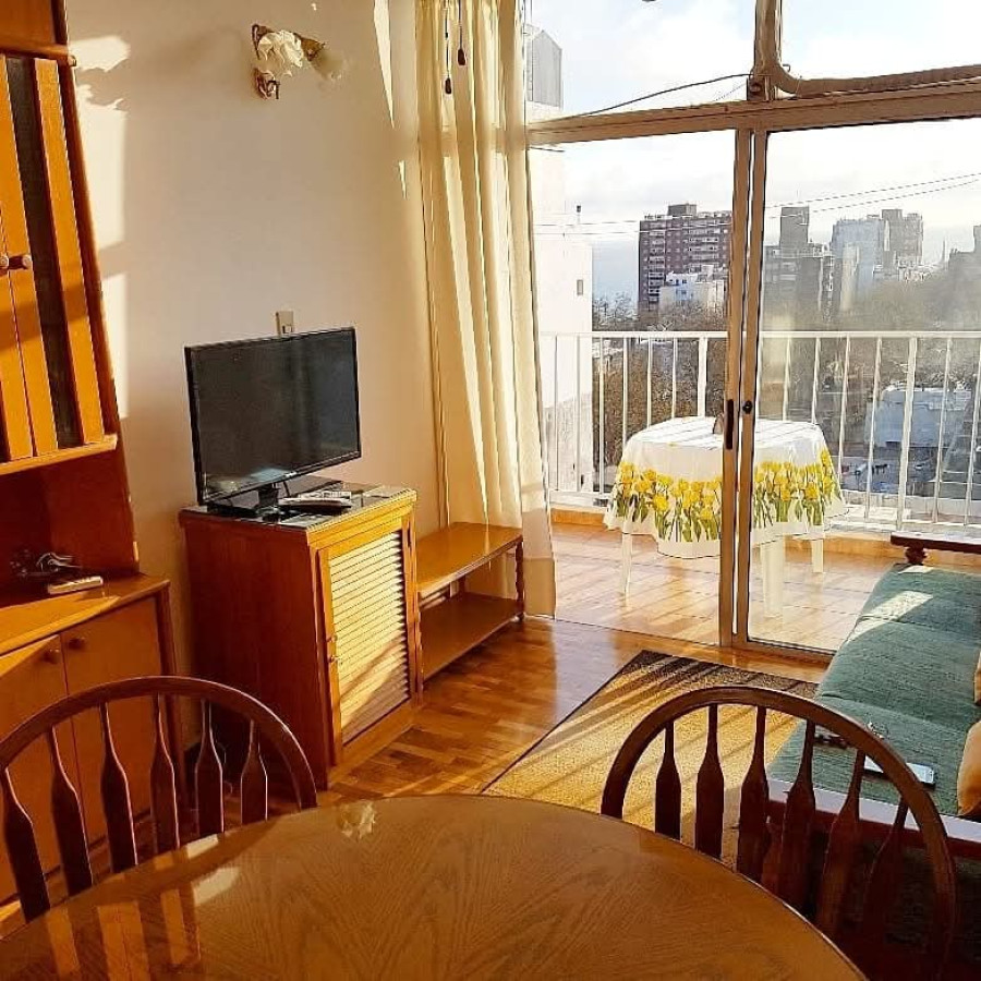 Alquilo apartamento 1 dormitorio en Centro amoblado con balcón!