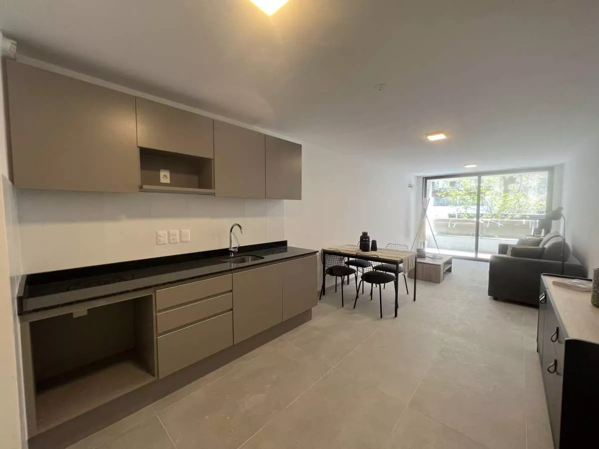 Vendo Apartamento, 1 Dormitorios, 1 Baños, Garage, Barrio Pocitos
