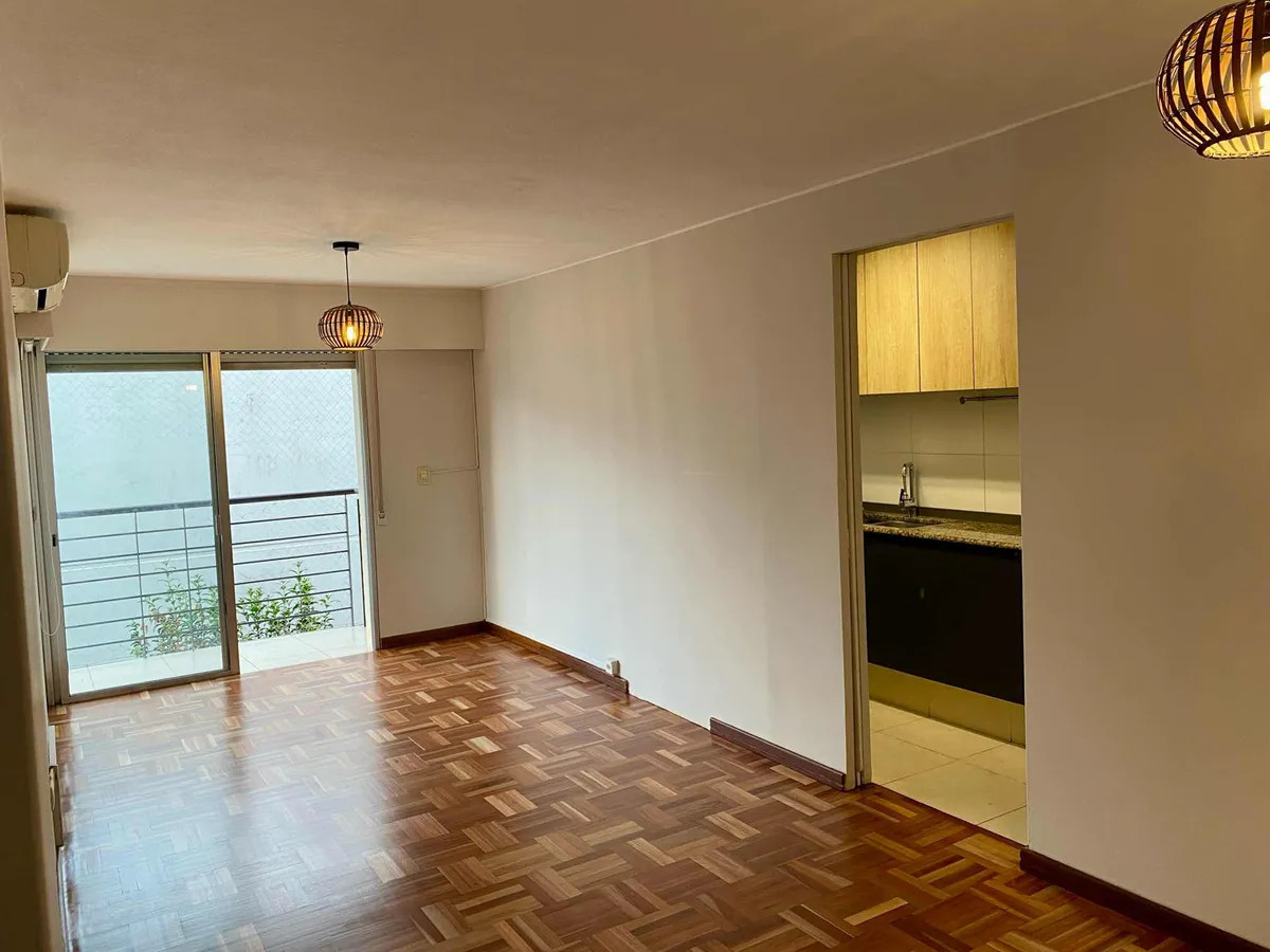 Alquilo apartamento, 2 dormitorios, 1 baño,  Barrio Parque Miramar