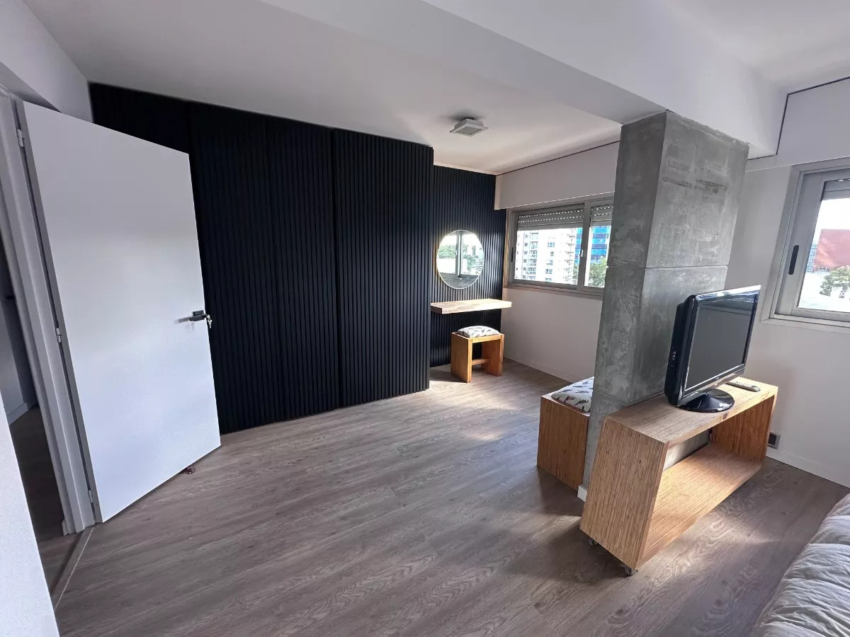 Alquilo apartamento 2 dormitorios en Puerto del Buceo amoblado con cochera!