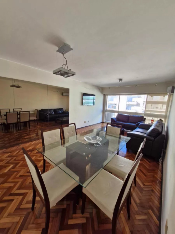 Alquilo apartamento, 3 dormitorios, 2 baño, Garage, Barrio Pocitos
