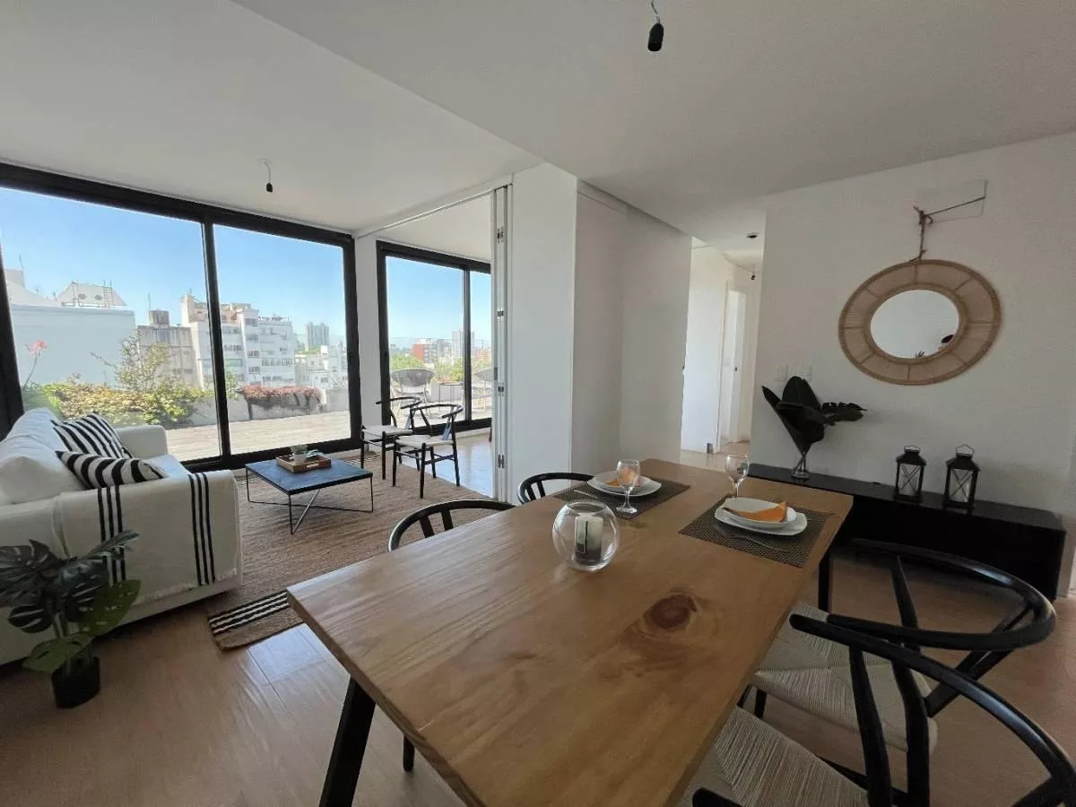 Vendo Apartamento, 2 Dormitorios, 2 Baños, Barrio Centro