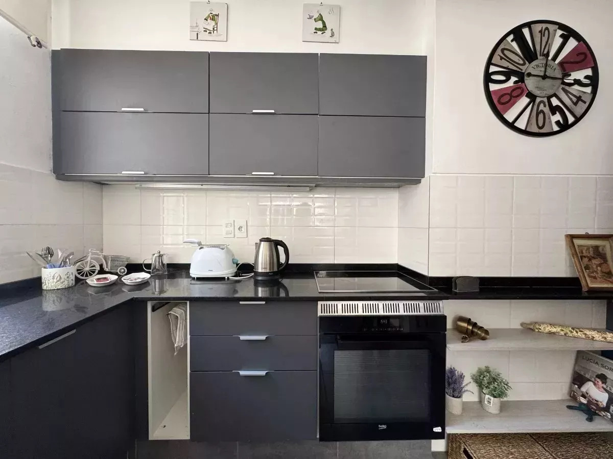 Alquilo apartamento, 2 dormitorios, 1 baño, Garage, Barrio Punta Carretas