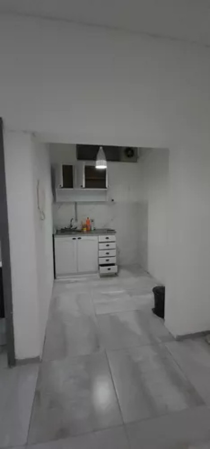 Vendo apartamento de 1 dormitorio en La Comercial, Montevideo.