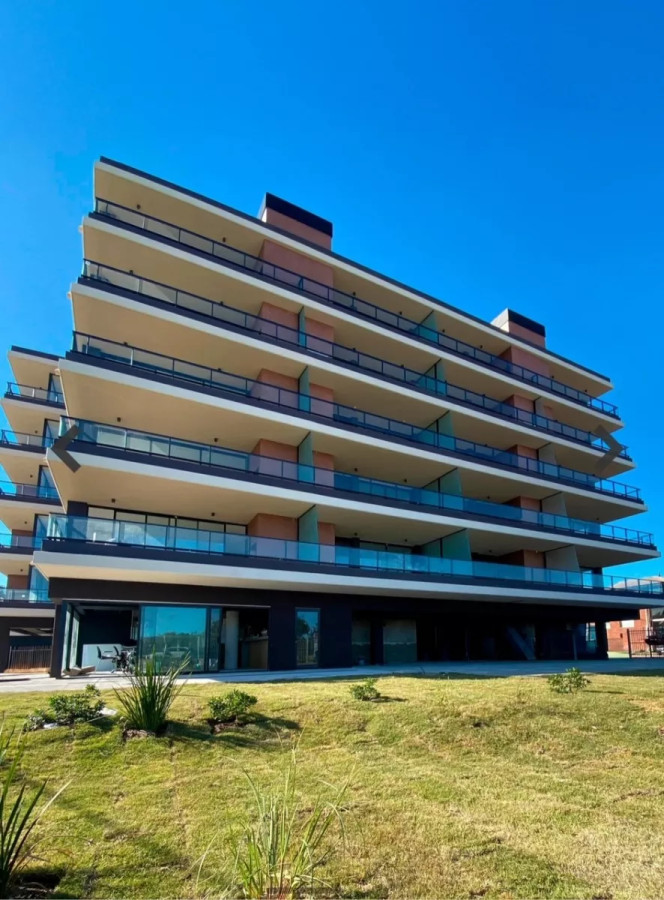 Alquiler apartamento 2 dormitorios vista al mar Rambla Costanera