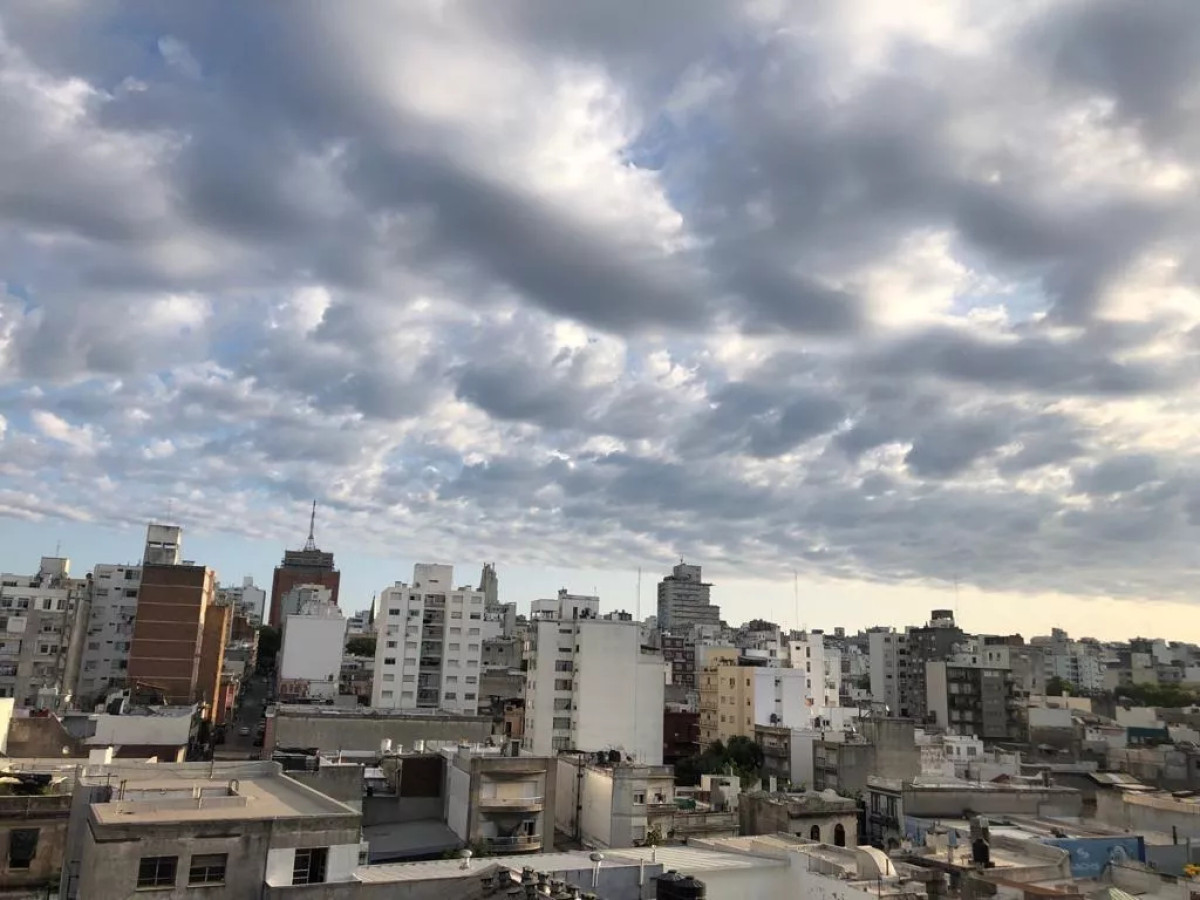 Alquilo apartamento, 2 dormitorios, 1 baño,  Barrio Centro