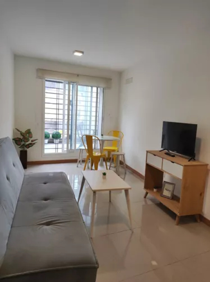 Alquilo apartamento Amueblado, 1 dormitorios, 1 baño, Garage,  Barrio Cordón 