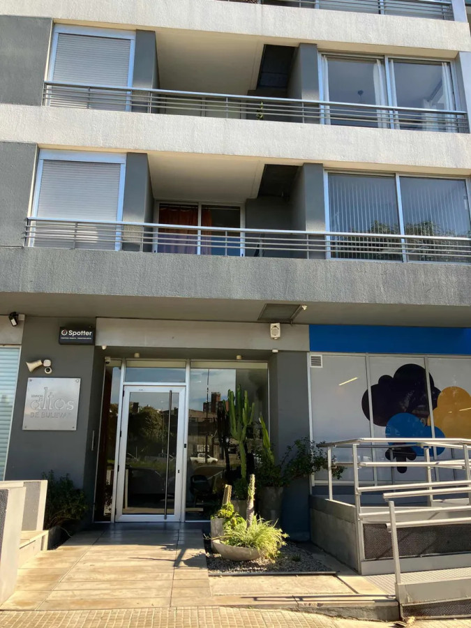 Alquilo apartamento 2 dormitorios y garage en Centro