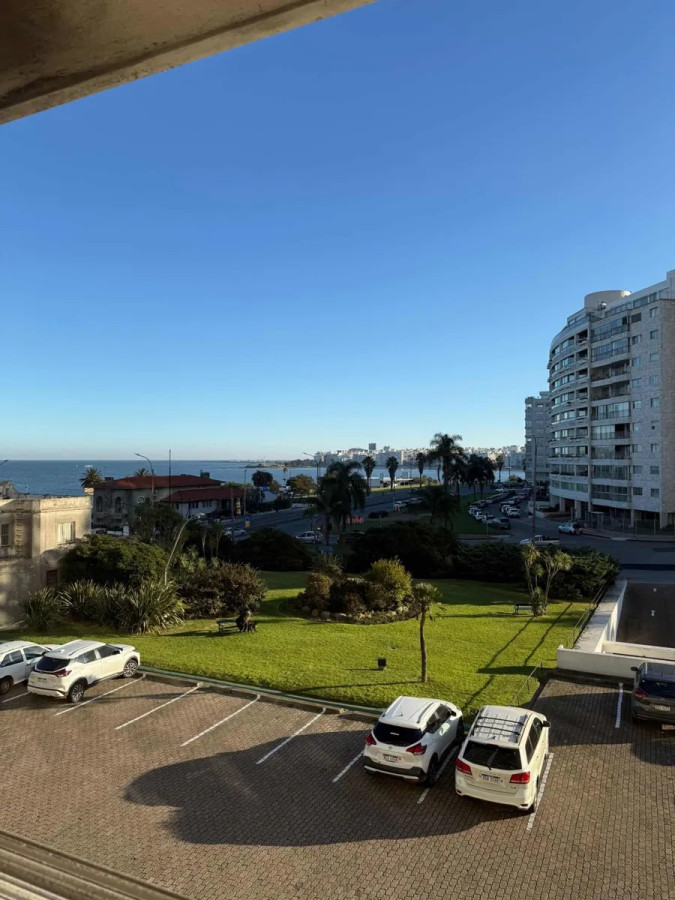 Alquilo apartamento 2 dormitorios en Buceo 