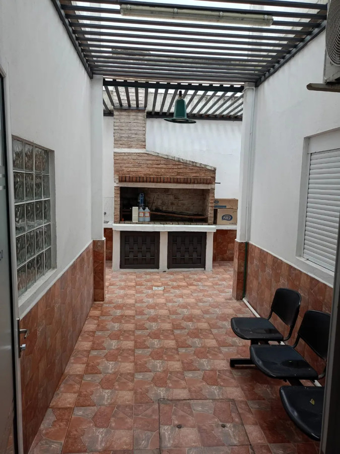 Alquilo casa 4 dormitrios, 2 baños, garaje, La Blanqueada