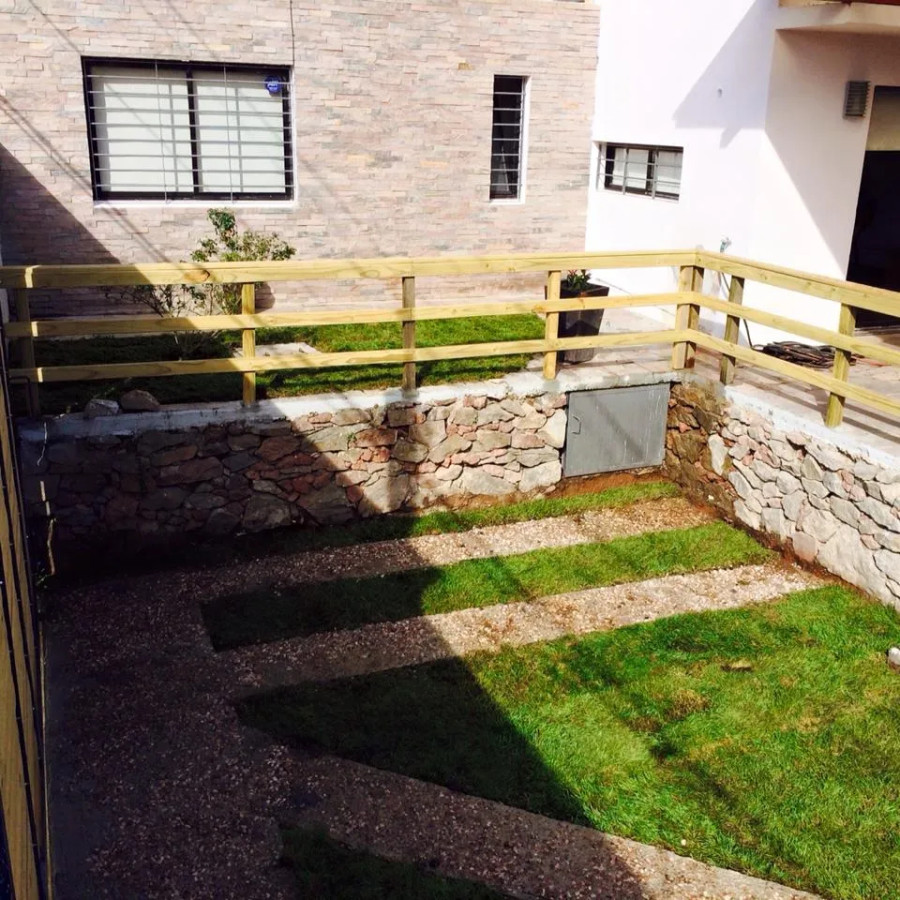 Alquilo casa 3 dormitorios, 2 baños, Unión 