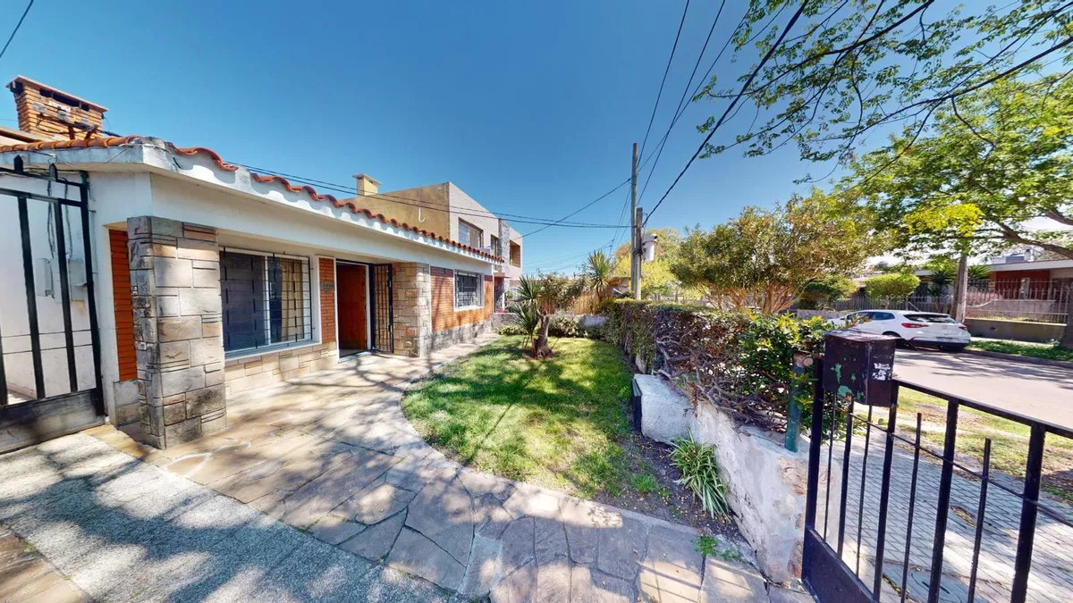 Venta de casa de 2 dormitorios en zona Malvin 