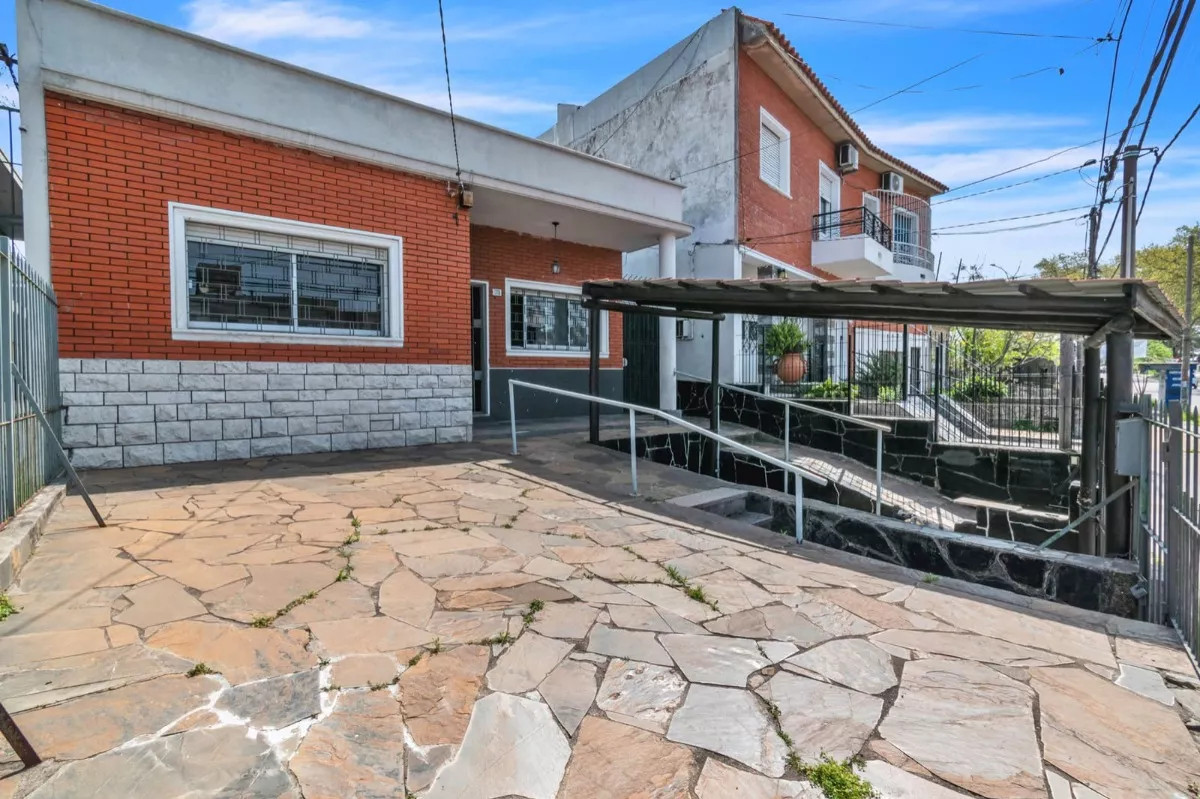 Alquilo padrón único con dos casas independientes 