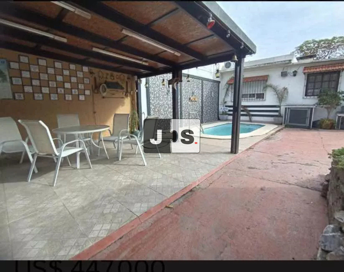Venta Casa 3 Dormitorios, 2 baños, Piscina y Barbacoa, Garaje, La Blanqueada 