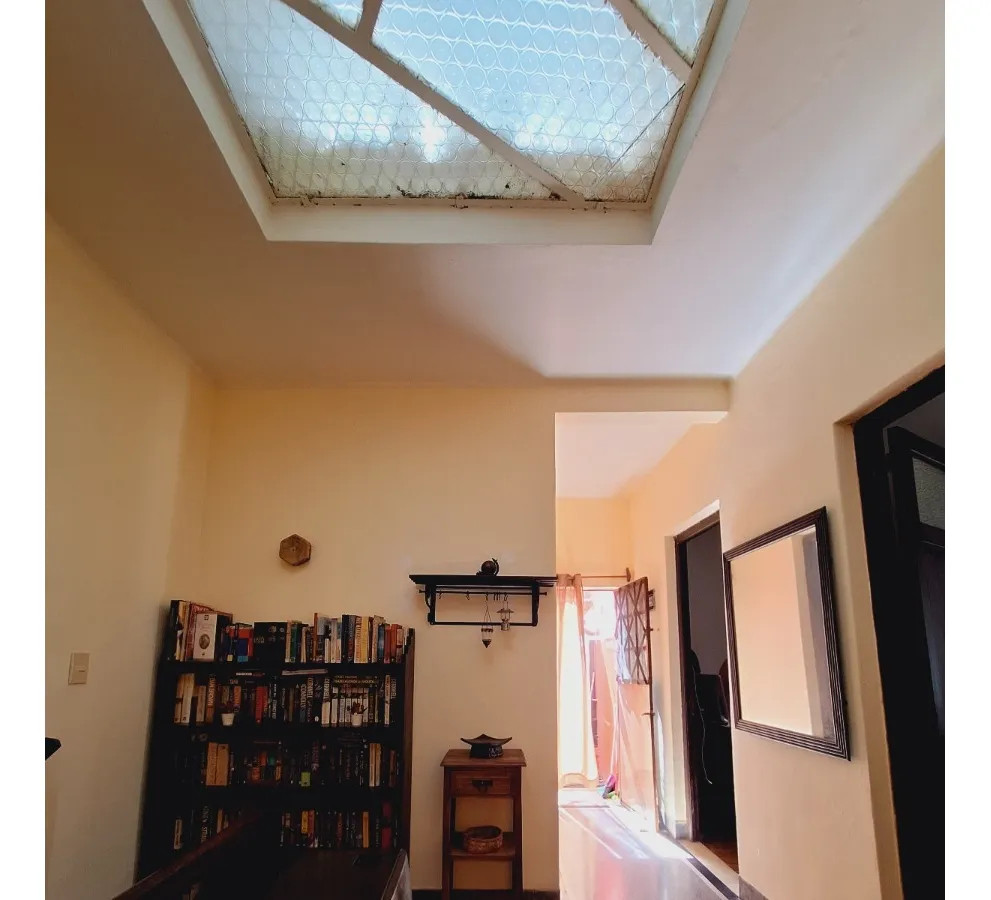 Vendo casa de 3 dormitorios en Pocitos Nuevo con azotea y cochera